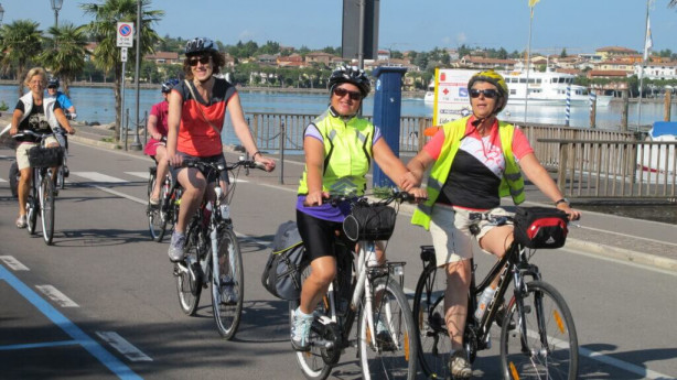 Caccia al salame...in bici con gusto. Caccia al salame...in bici con gusto.