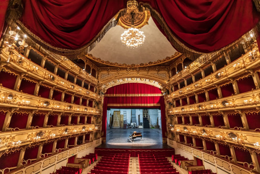 Tutti a Teatro! Tutti a Teatro!