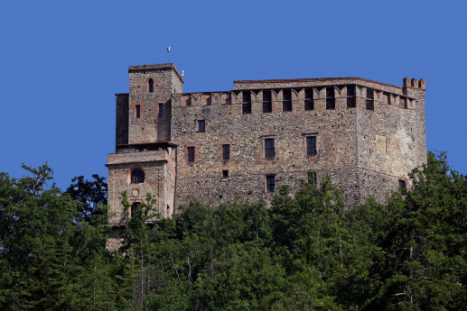 Castello di Zavattarello e dintorni: camminare nella storia