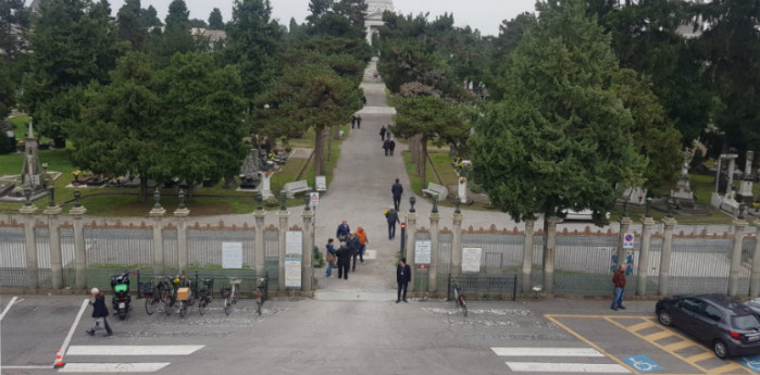 All'ombra dei cipressi