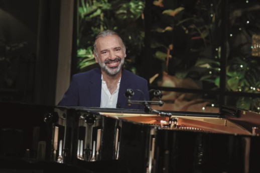 Stefano Bollani "piano solo"