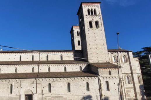Visita alle Chiesa di S. Abbondio con campanile e organo