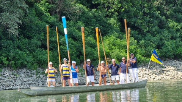 Vogalunga sul fiume Po Vogalunga sul fiume Po