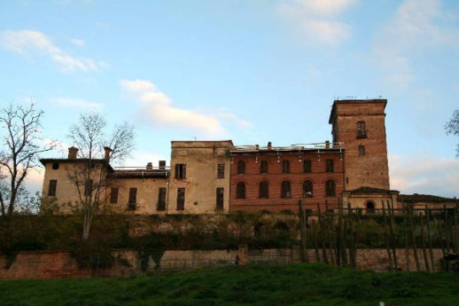 Riscoprire il borgo di Montebello della Battaglia Riscoprire il borgo di Montebello della Battaglia