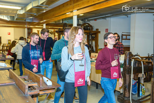 West Bergamo Wine & Friends West Bergamo Wine & Friends