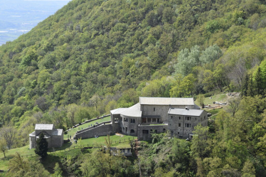 Escursione alla Basilica di San Pietro al Monte