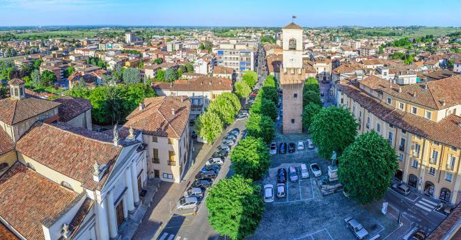 Veduta aerea di Stradella e della pianura verso il fiume