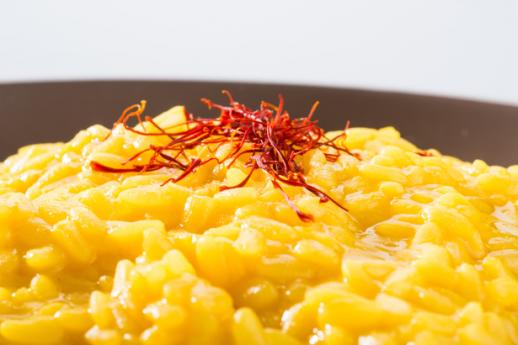 Ricetta risotto alla milanese, semplice e gustoso