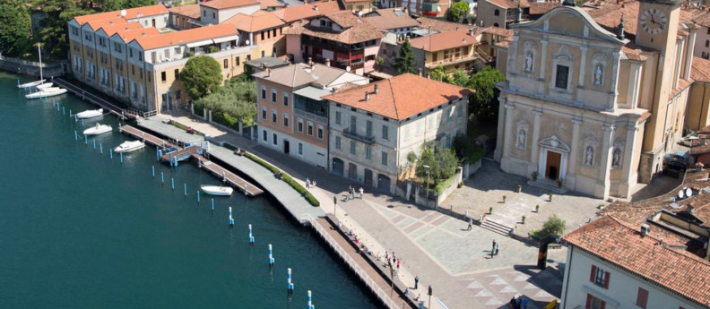 Passeggiata sospesa sul lungolago d'Iseo Passeggiata sospesa sul lungolago d'Iseo