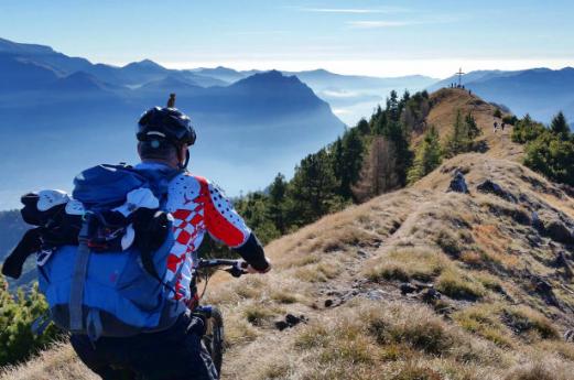 Escursione in mountain bike? Si, ma elettrica!