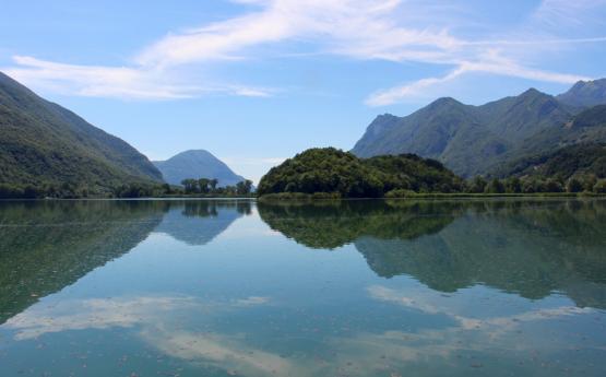 Lago di Piano: piccola perla immersa in una riserva naturale