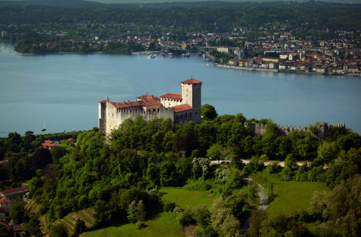 Una Vacanza sul Lago Maggiore tra Arte e Natura Una Vacanza sul Lago Maggiore tra Arte e Natura