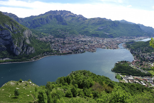 Trekking d'inverno sul lago di Como