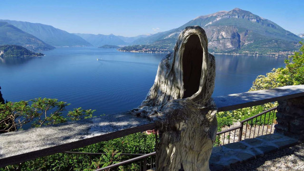 Bellagio ed il Castello di Vezio Bellagio ed il Castello di Vezio
