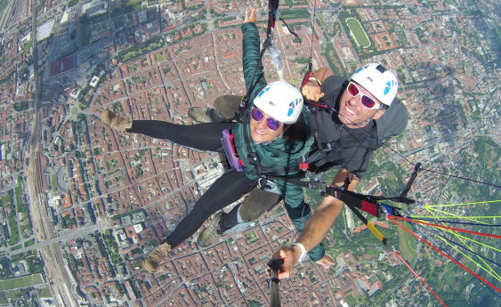 PARAPENDIO IN CITTA’ a Brescia PARAPENDIO IN CITTA’ a Brescia