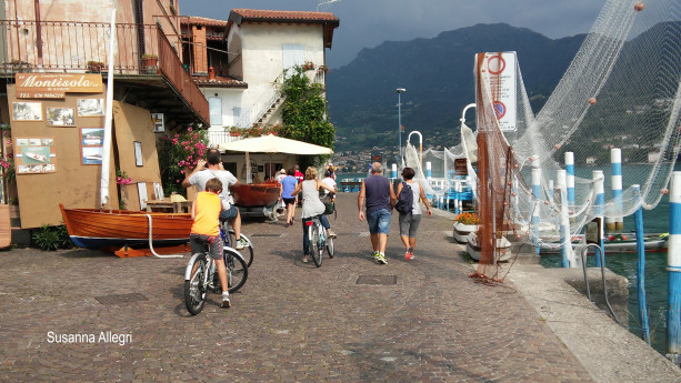 Battello e bicicletta o a piedi alla scoperta di Montisola 