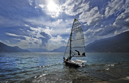 Orientarsi tra nuvole e lago Orientarsi tra nuvole e lago