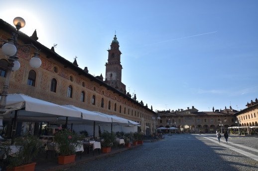 Vigevano, sulle orme di Leonardo in inglese