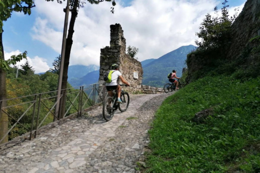 The bike route along the river Oglio The bike route along the river Oglio