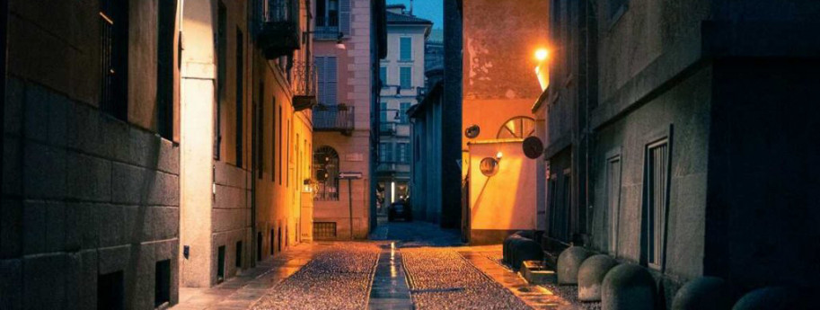 Tour fra le case chiuse del quartiere di Brera, la Contrada di Tett Tour fra le case chiuse del quartiere di Brera, la Contrada di Tett