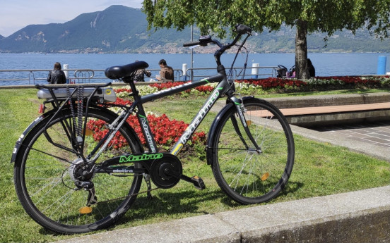 Rent a bike in Sale Marasino - Piazza Marini, 65 Rent a bike in Sale Marasino - Piazza Marini, 65