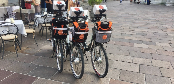Guided eBikes Tour with Multi-Lingual iPad Guide