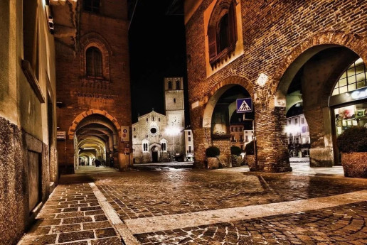 TOUR DEL MISTERO DI LODI: ITINERARIO GUIDATO ALLA SCOPERTA DI SEGRETI E LEGGENDE!
