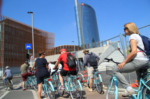 Pedalando in libertà…i nostri tour personalizzati Pedalando in libertà…i nostri tour personalizzati