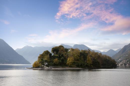 Boroughs Como, unveiling Lombardy