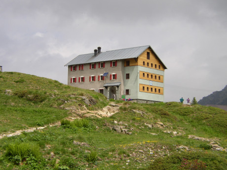 Da Branzi al Rifugio Laghi Gemelli 