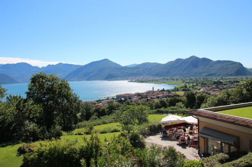 Vista Lago d'Iseo con panorama circostante