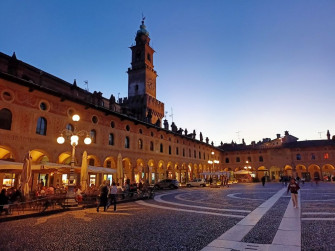 GUIDA TURISTICA GUIDA TURISTICA