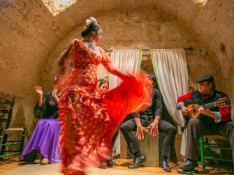 Il Ciclone: cena e musica spagnola Il Ciclone: cena e musica spagnola
