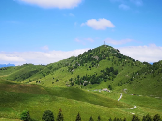 Escursione sociale al Monte Farno Escursione sociale al Monte Farno