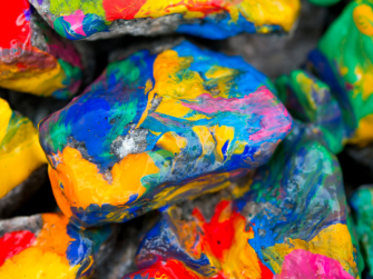 Iniziativa "Il sentiero delle pietre colorate"