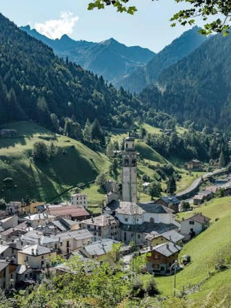 Storia di alpeggi, gusto e tradizione Le vie del Bitto