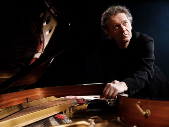 Andrea Lucchesini, pianoforte