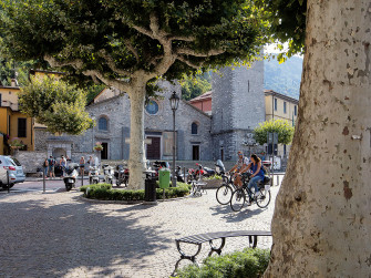 In bici sulle sponde del Lago di Como