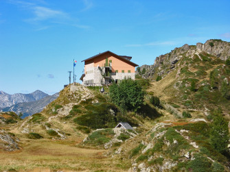 Dal Rifugio F.lli Calvi al Rifugio Brunone