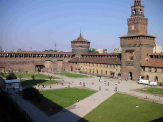 IL CASTELLO SFORZESCO DI MILANO