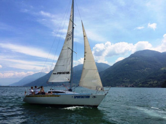 Duck 31 rental - length: 9.5 m Duck 31 rental - length: 9.5 m