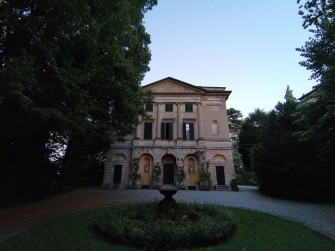 Visita in notturna al parco di Villa Carcano 