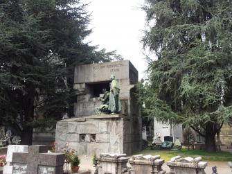 Il cimitero monumentale: luogo di silenzio e suggestione Il cimitero monumentale: luogo di silenzio e suggestione