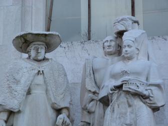 Ospedale di Niguarda, Gruppo  scultoreo di A. Martini "I Duchi Sforza e il Papa fondano la Ca' Granda"