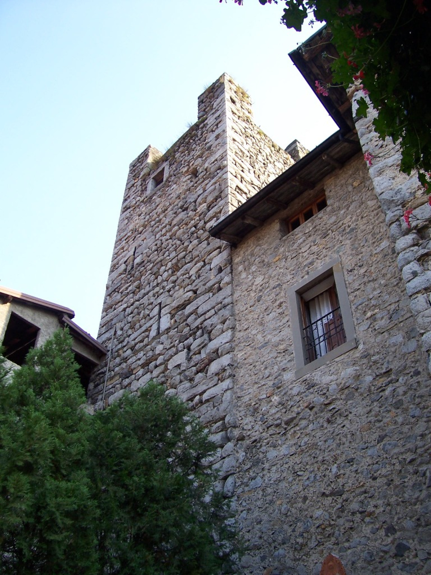 Torre medievale a Nadro