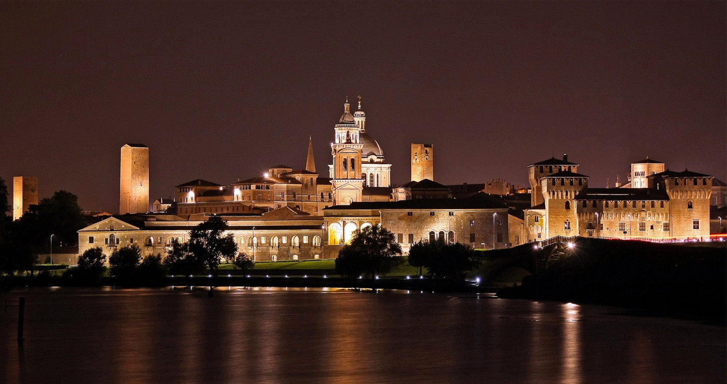 Skyline notturno - Mantova