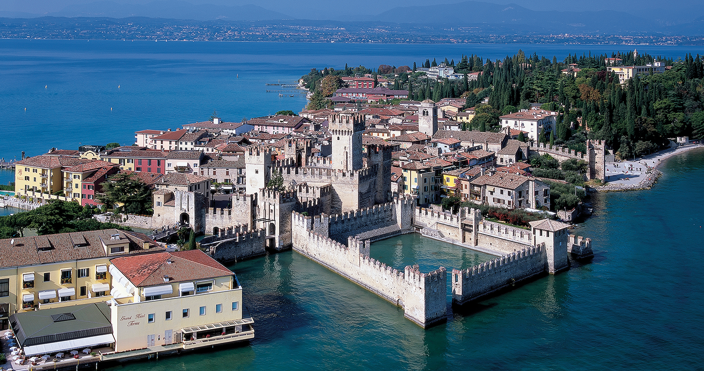 Veduta aerea di Sirmione (BS)