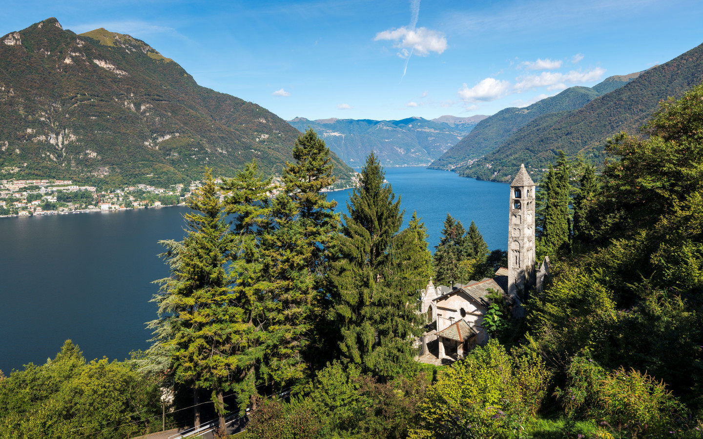 Vista su S. Margherita e lago.