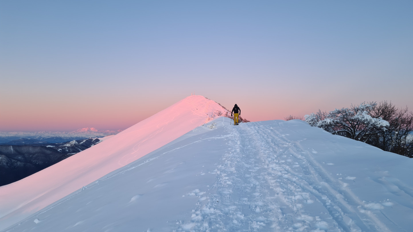 Tra la neve verso la cima del San Primo