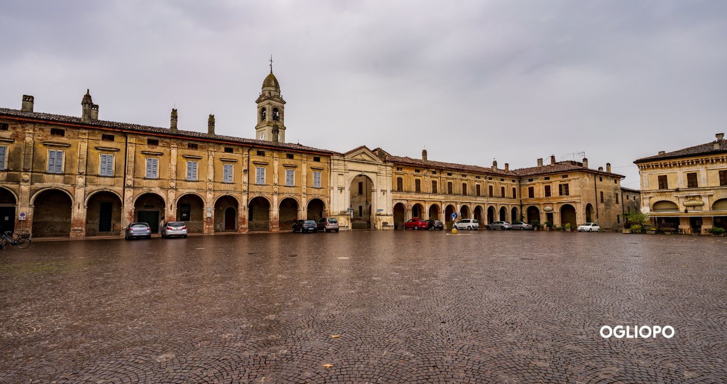 Piazza Matteotti Isola Dovarese